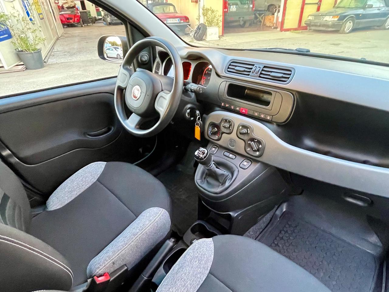 Fiat Panda 1.0 FireFly S&S Hybrid Red