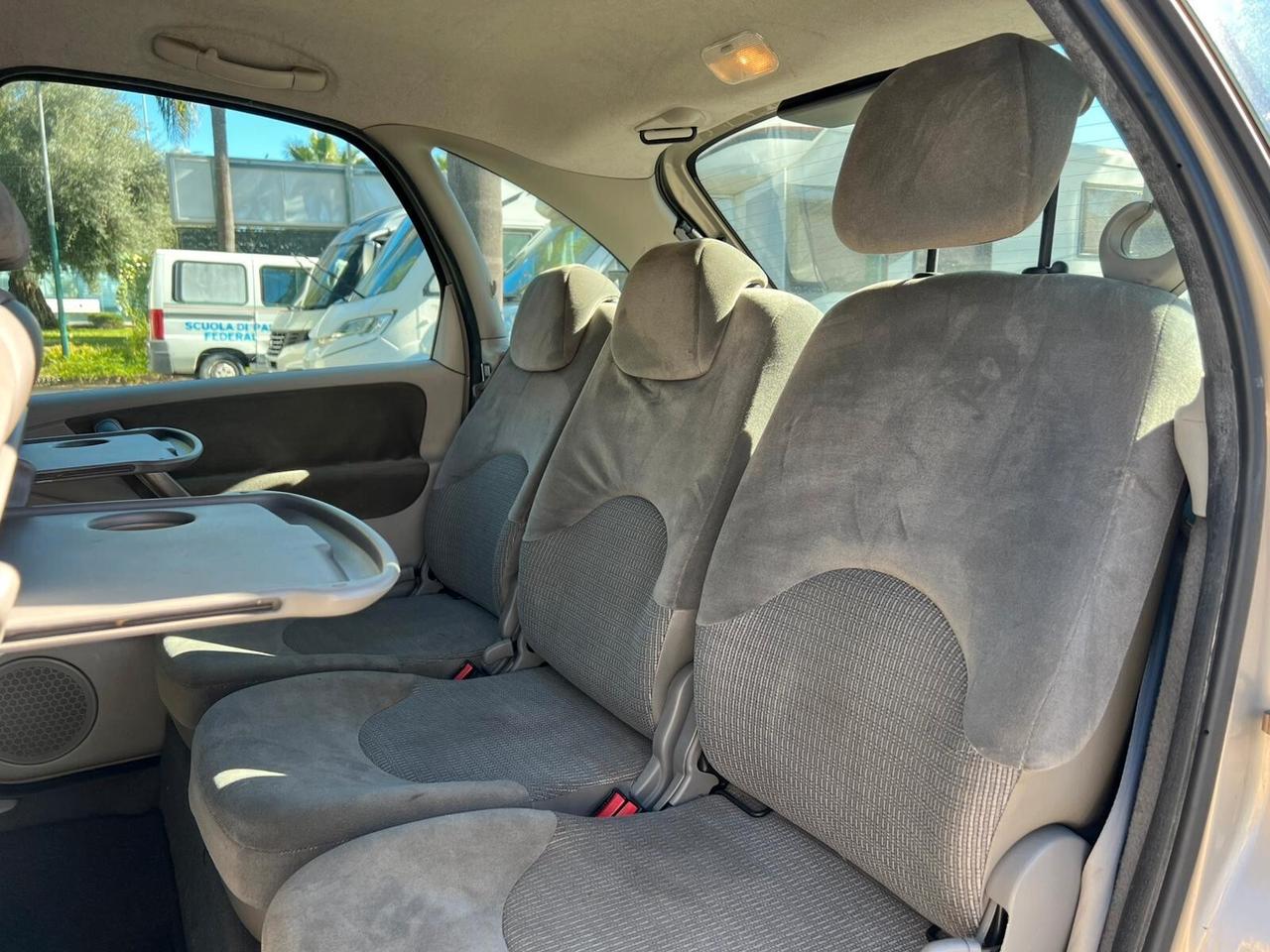 Citroen C4 1.6 HDi 110CV FAP Elegance