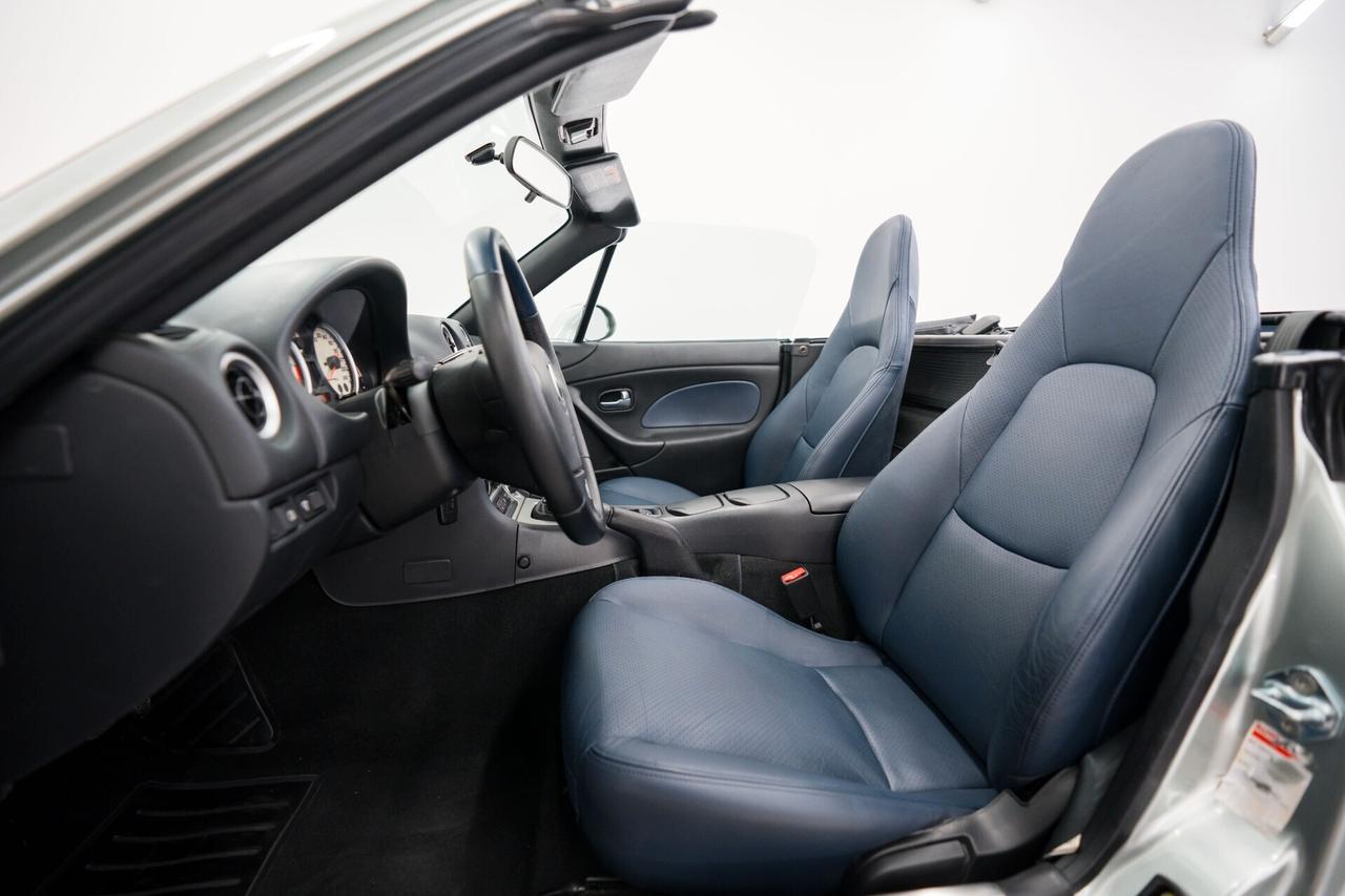 Mazda MX-5 1.8i 16V SILVER BLUES