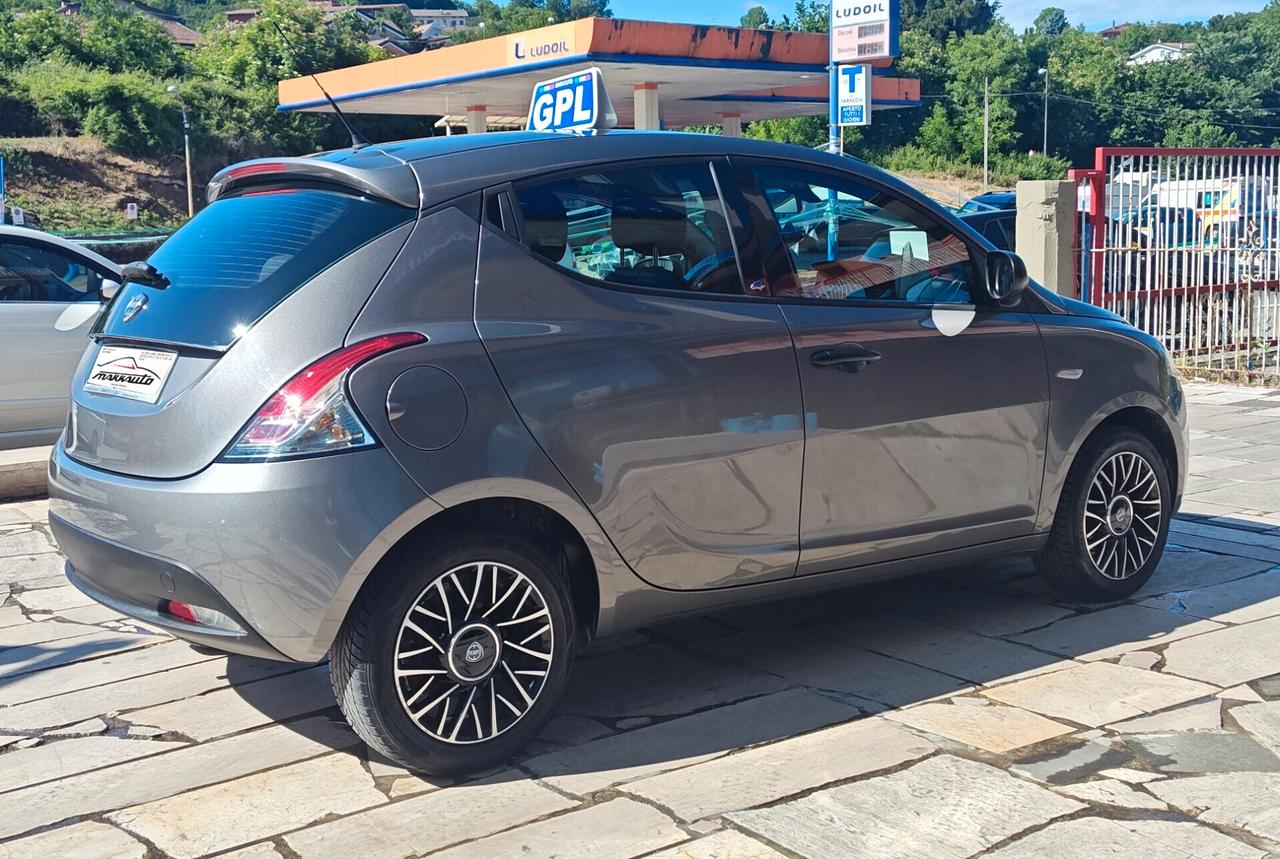 LANCIA YPSILON 1.2 69 CV 5P. GPL ECOCHIC ELEFANTINO BLU