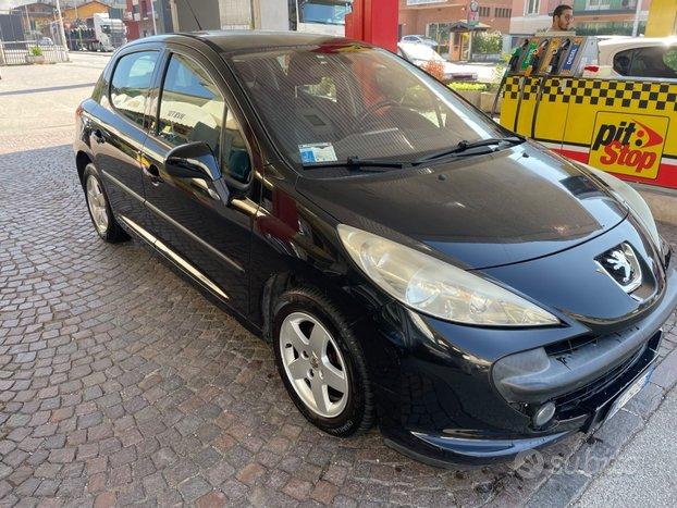 Peugeot 207 1.4 8V 75CV 5p. ONE Line