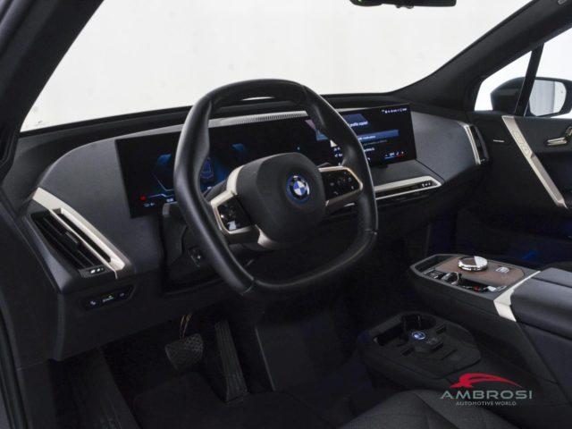 BMW iX xDrive40 Pacchetto Sportivo