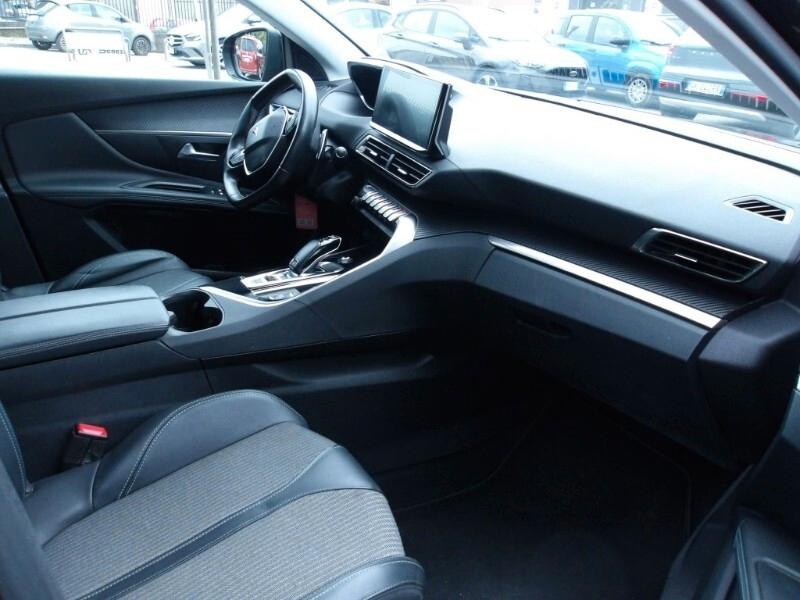 Peugeot 3008 BlueHDi 130 S&S EAT8 Allure