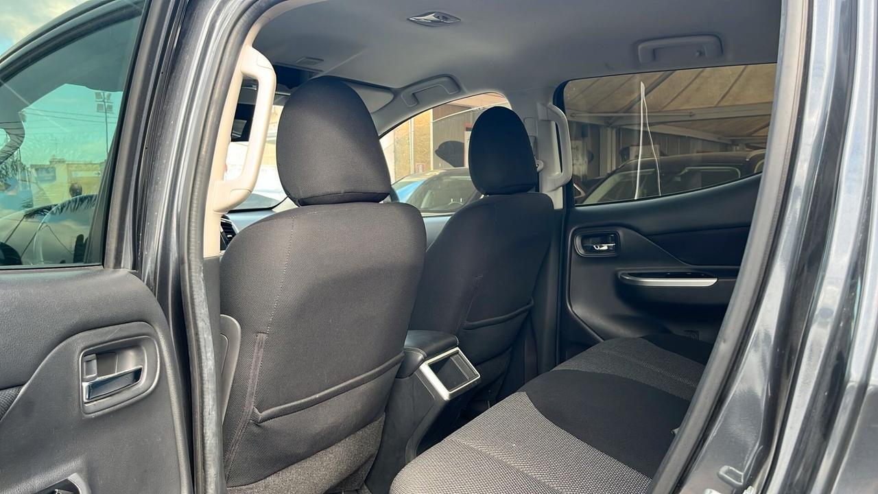 PROMO BLACK FRIDAY Mitsubishi L200 2.3 D Double Cab 4x4 Super Select Intense aut.