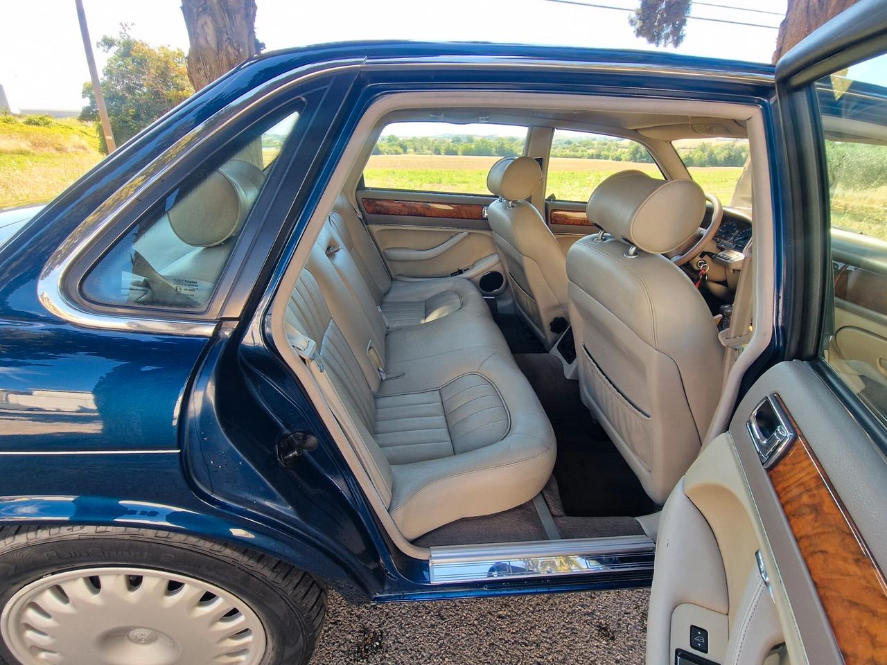 Jaguar XJ XJ6 3.2 Cambio Manuale - Book Service