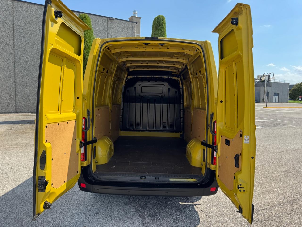 Renault Master 2.3 Dci 130cv L2H2