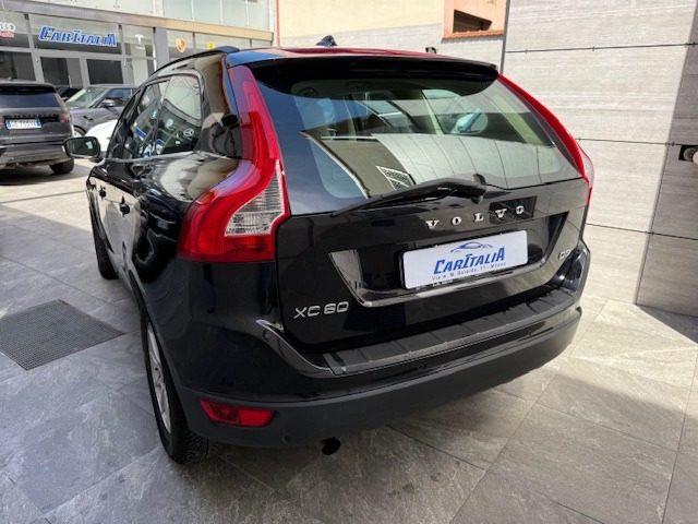 VOLVO XC60 D3 AWD Geartronic Momentum