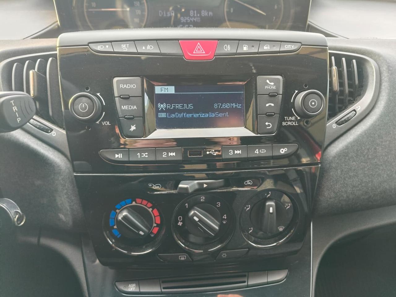 Lancia Ypsilon 1.2 69 CV 5 porte GPL Ecochic Monogram