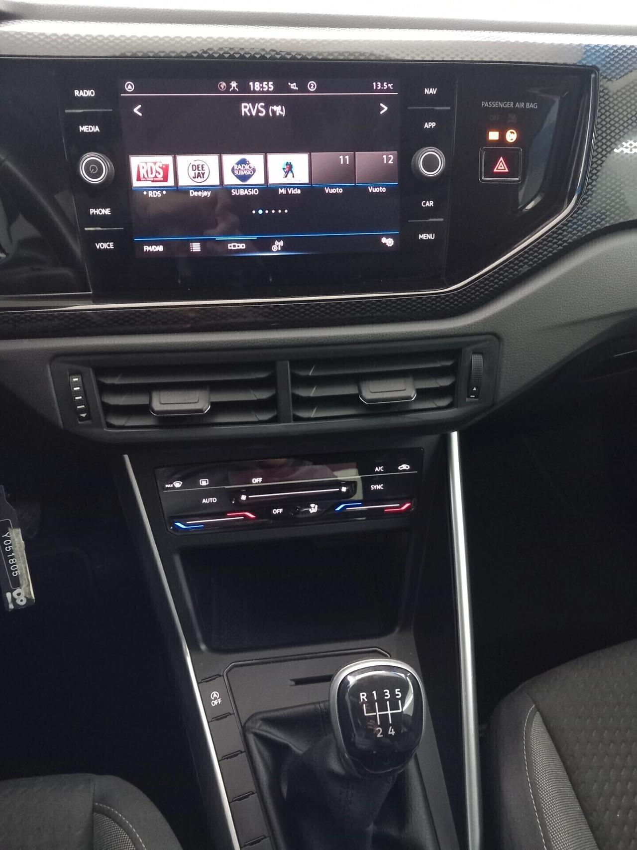 Volkswagen Polo anno 2022 benzina 1.0 km 34 mila