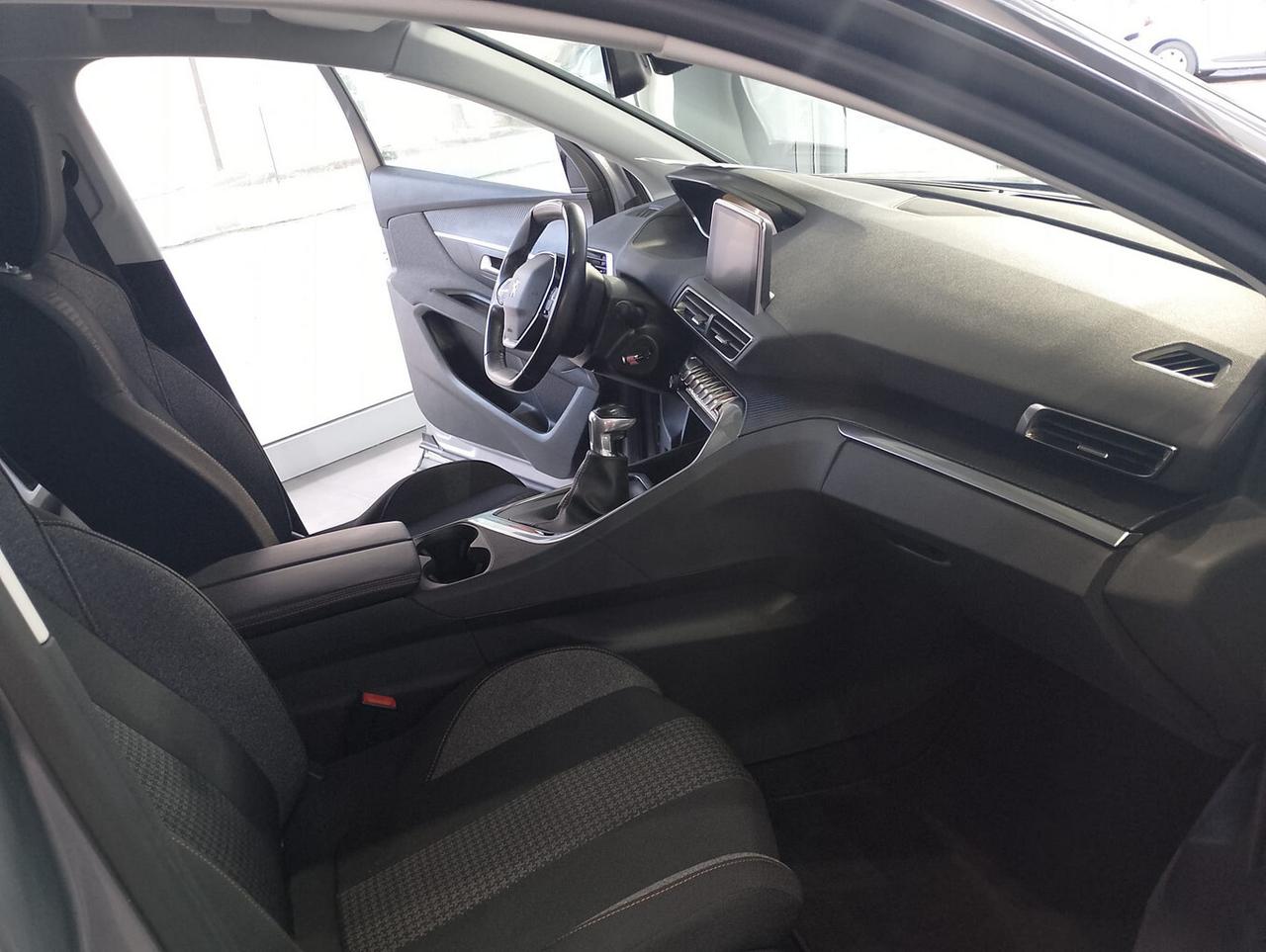 Peugeot 3008 BlueHDi 130 S&S Business