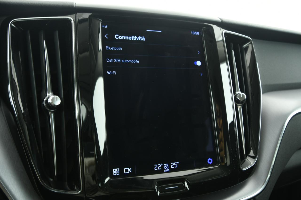 VOLVO XC60 2.0 b4 Momentum Pro awd auto CAMERA+C18"