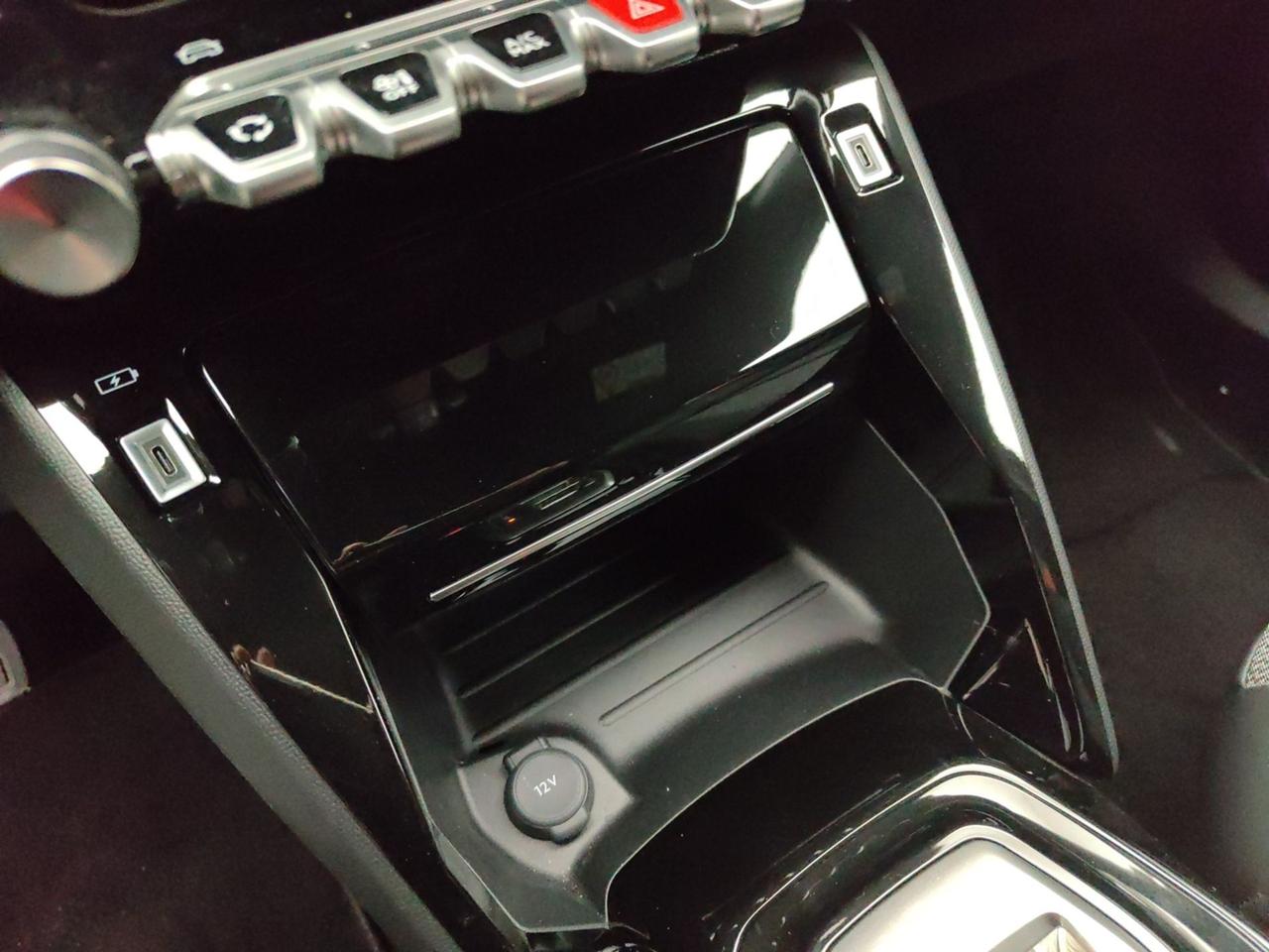 PEUGEOT 2008 II 2020 1.2 PURETECH 130CV ALLURE EAT8 (CAMBIO AUTOMATICO)