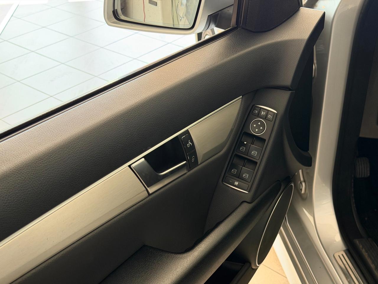 Mercedes-Benz C 220 NB. descrizione