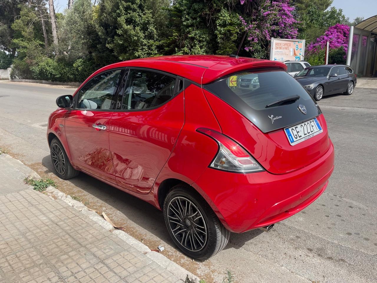 Lancia Ypsilon 1.0 FireFly 5 porte S&S Hybrid Ecochic Gold