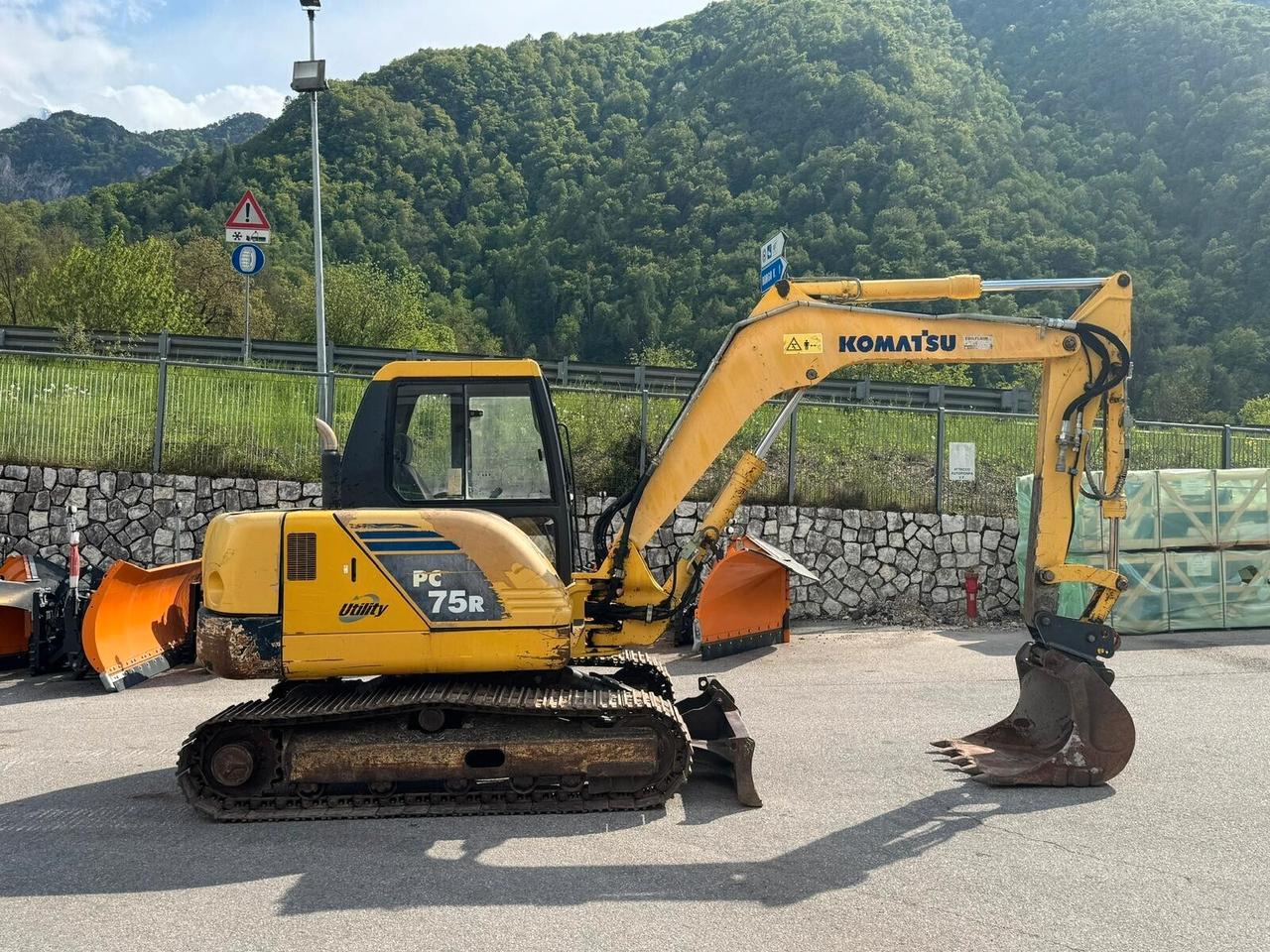 ESCAVATORE Komatsu PC 75R