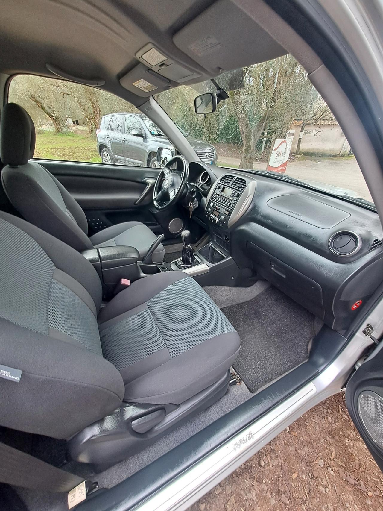 Toyota RAV 4 RAV4 2.0 Tdi D-4D cat 3 porte Sol