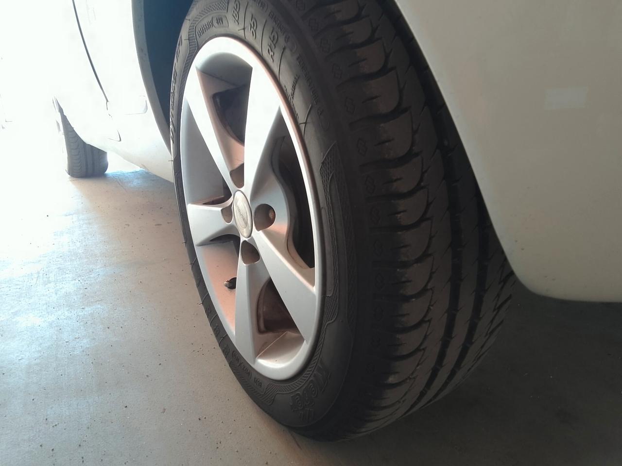 Lancia Ypsilon 1.2 69 CV Unyca OK NEO