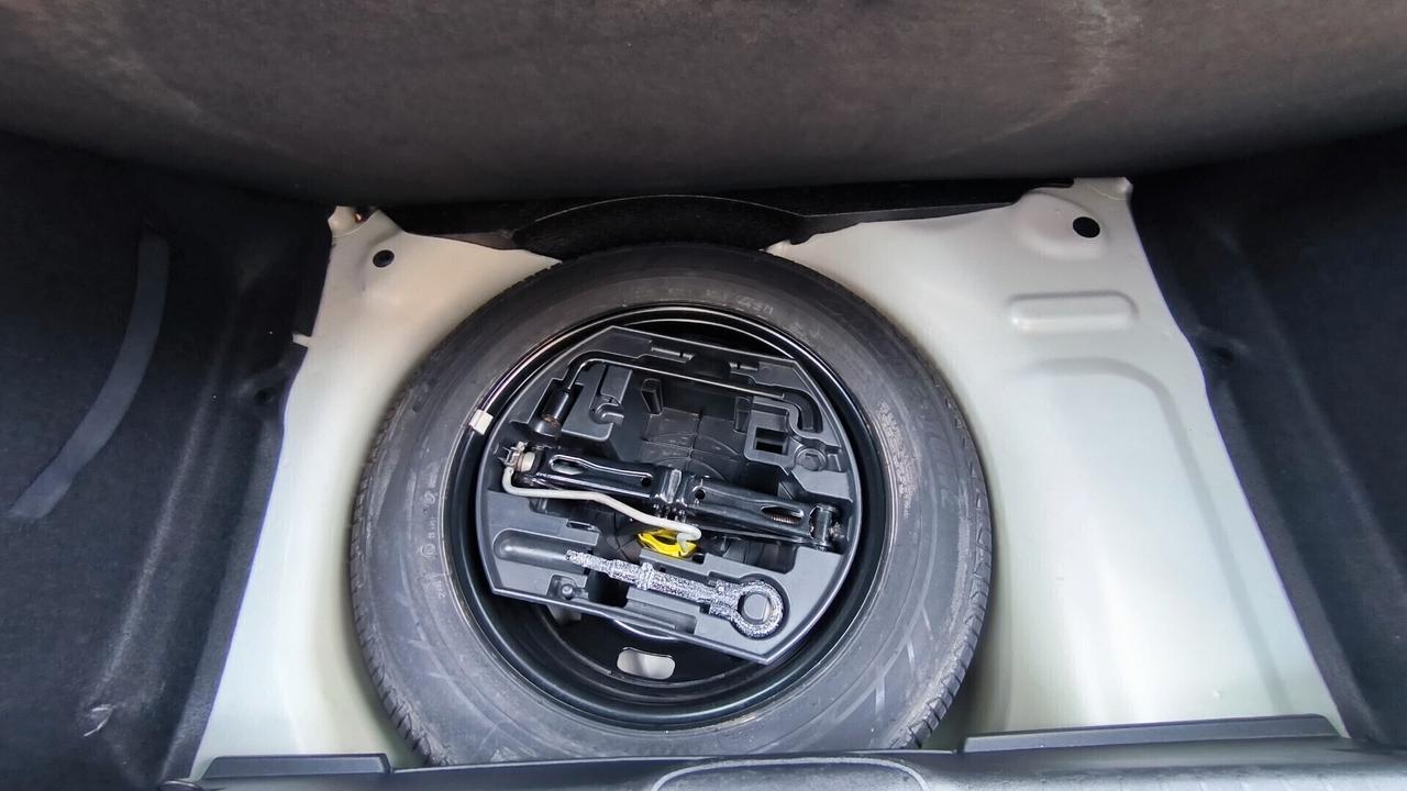 Peugeot 208 1.4 HDi 68 CV 5 Porte