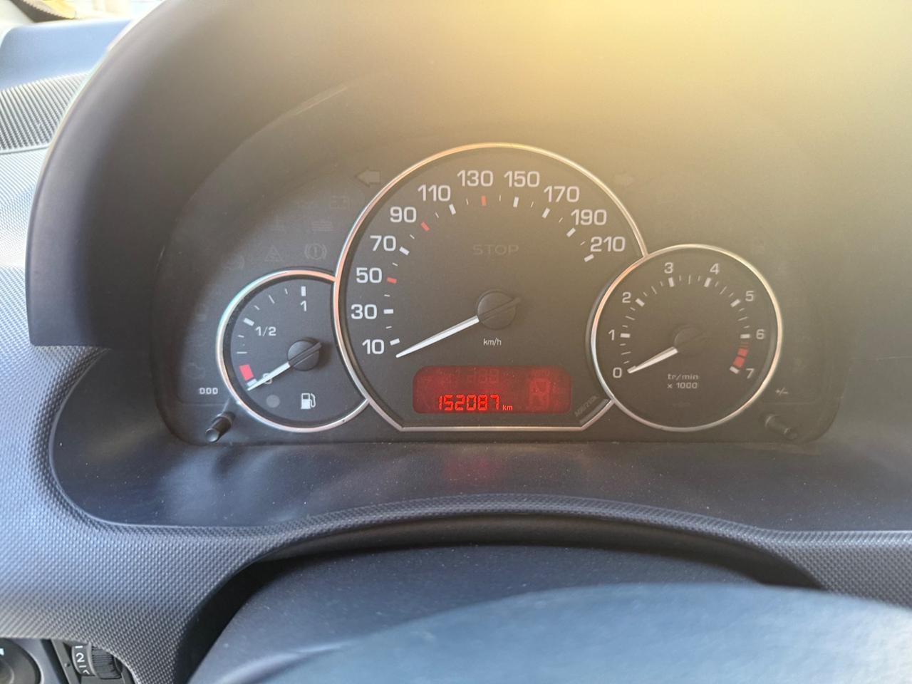 Peugeot 1007 BENZINA PER NEO PATENTATI