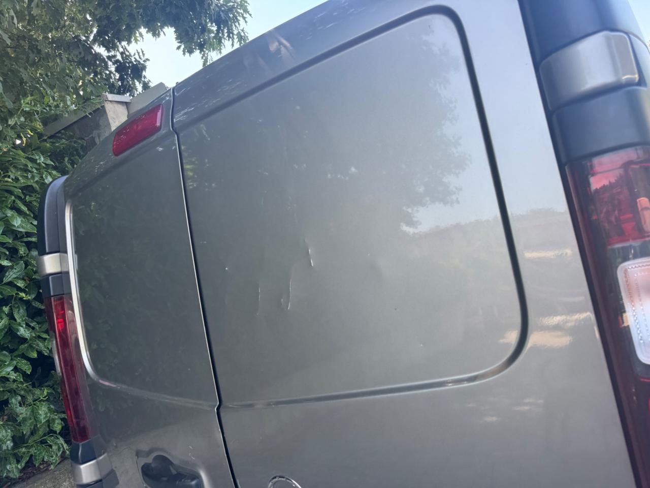 FURGONE RENAULT TRAFIC