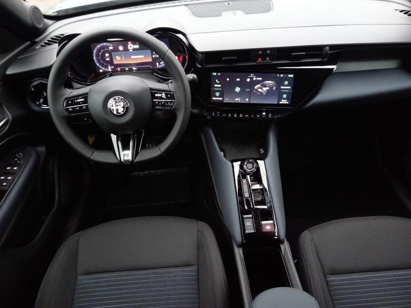 Alfa Romeo Junior Junior 156 CV BEV