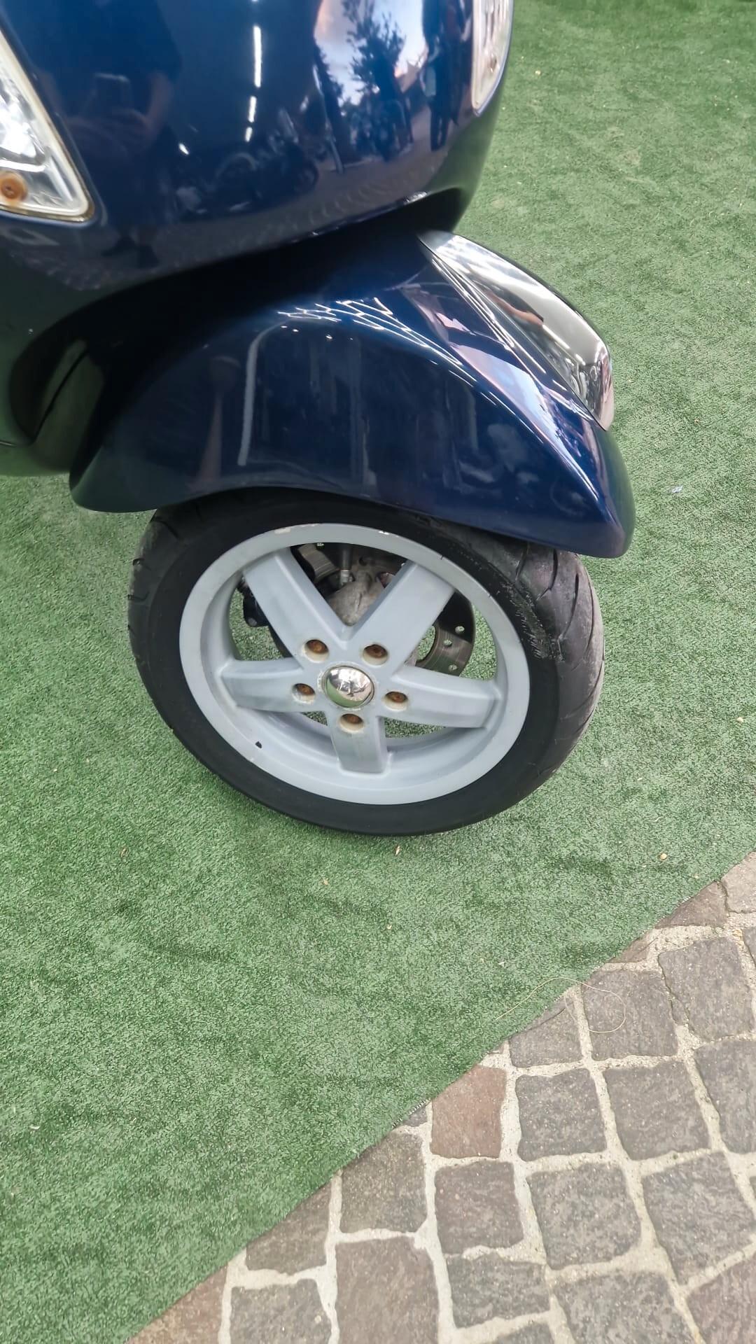 Piaggio Vespa 50 LX