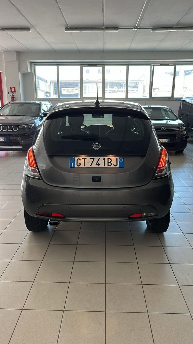LANCIA - Ypsilon - 1.0 FireFly 5p.S&S Hyb. Gold Pl.