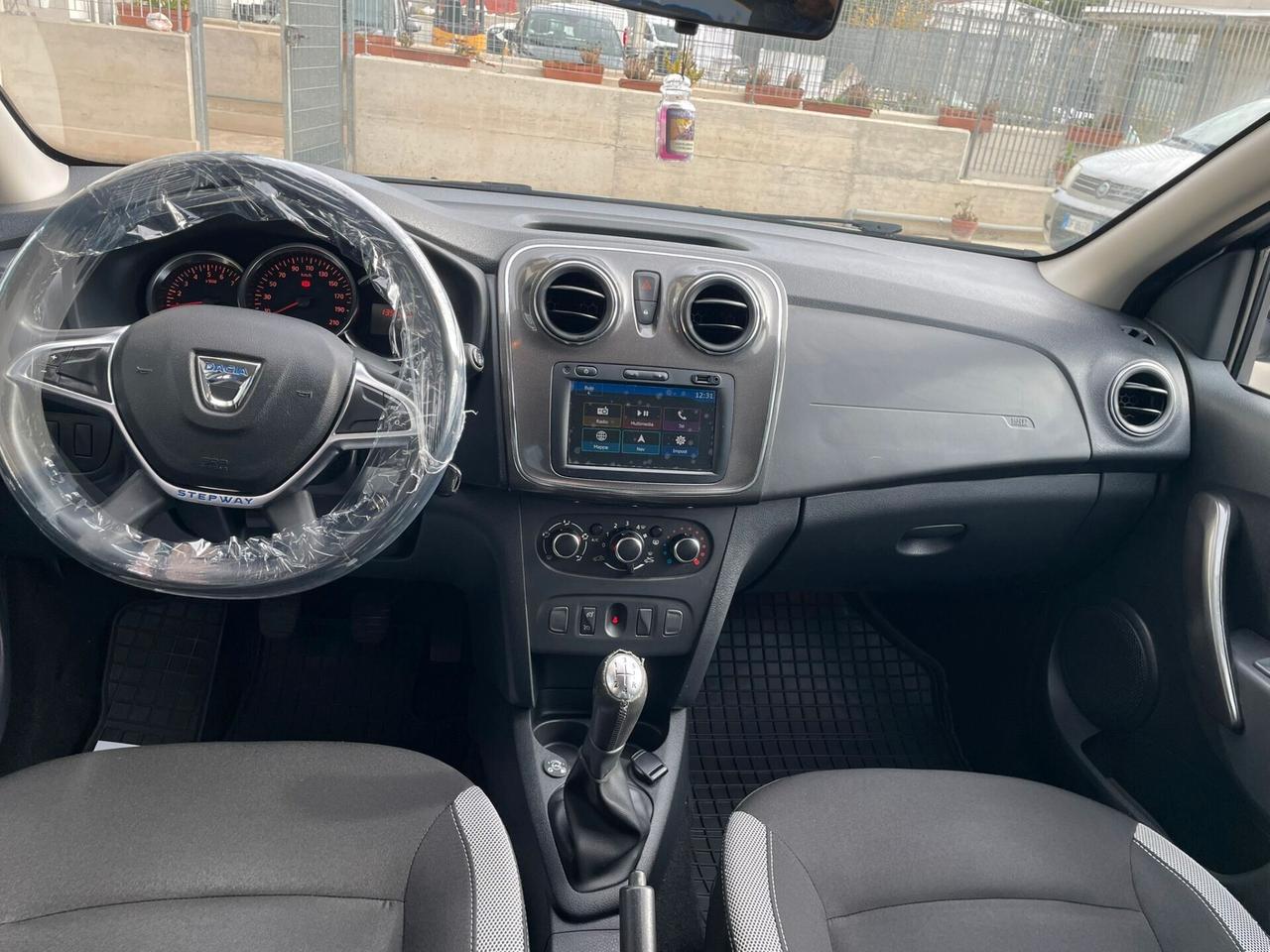 Dacia Sandero Stepway 1.0 TCe 100CV ECO-G 15th Anniversary