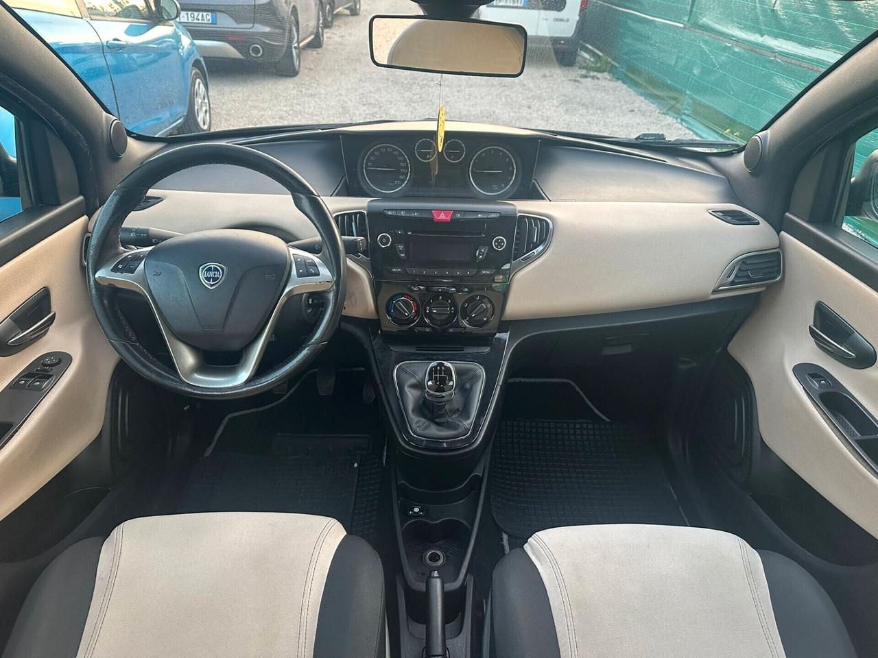 Lancia Ypsilon 1.2 69 - CV Platinum -