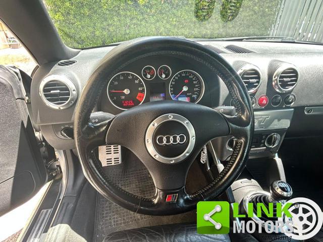 AUDI TT .