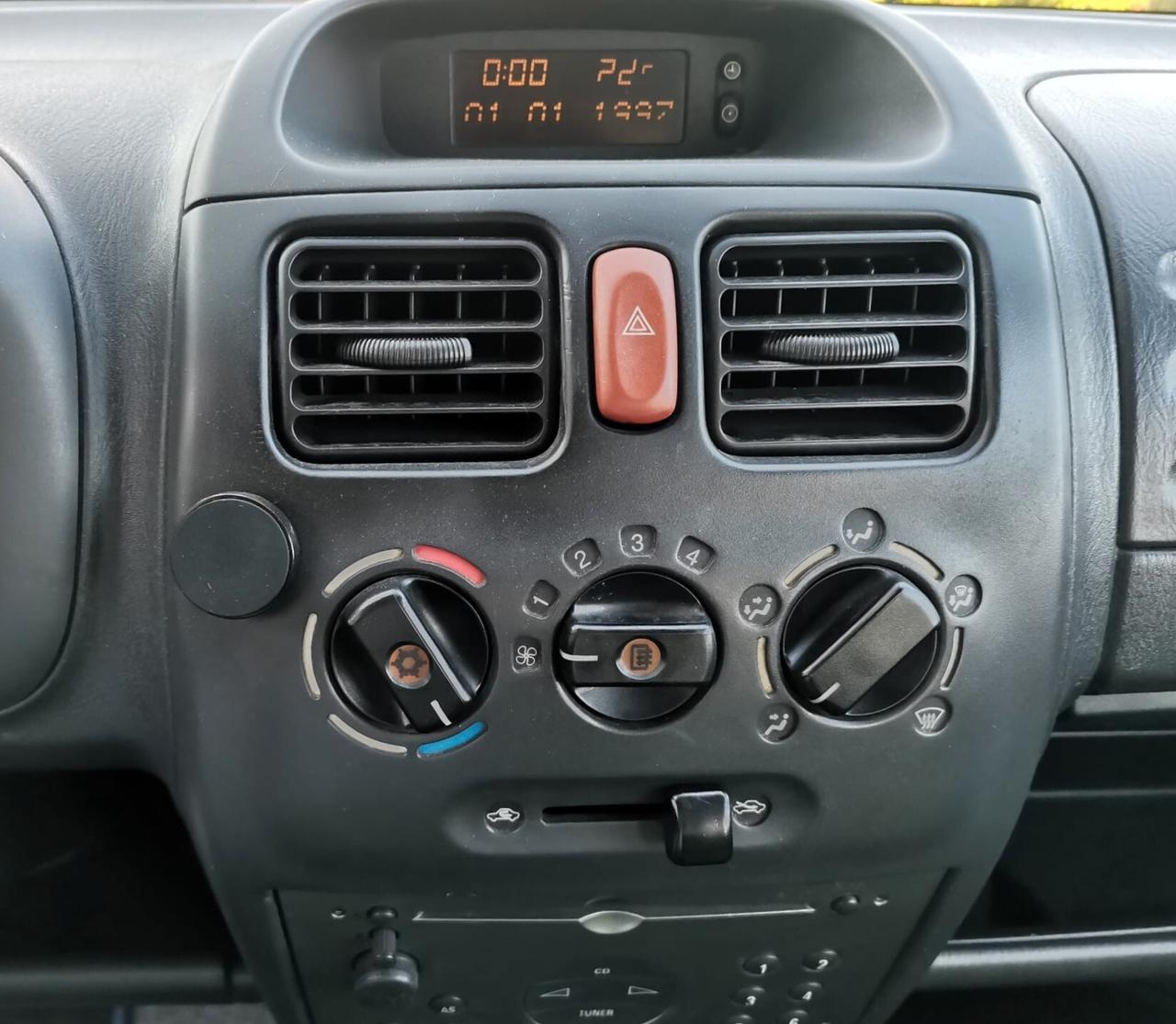 Opel Agila 1.0 12V Comfort