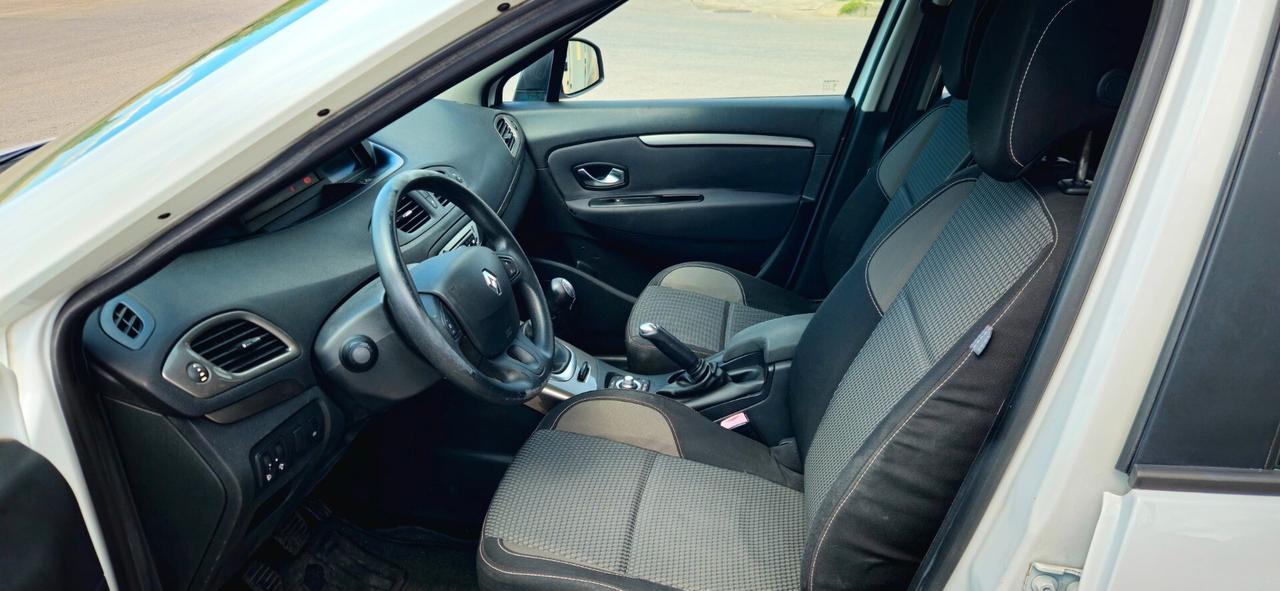 Renault Scenic XMod 1.5 dCi 110CV