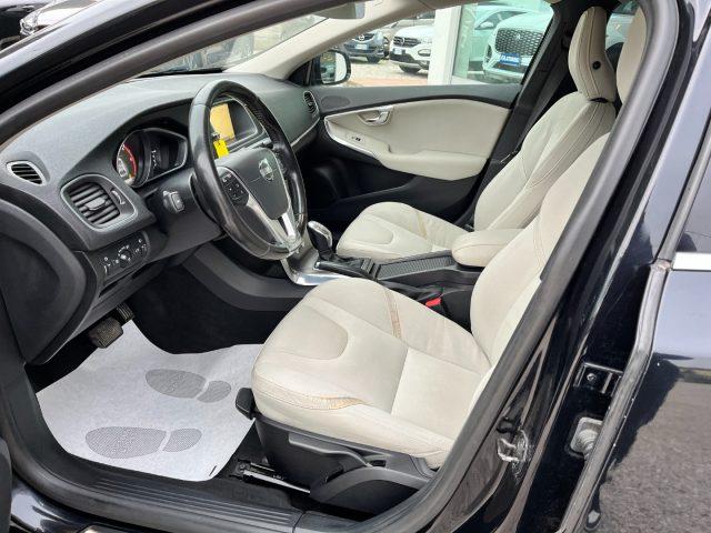 VOLVO V40 D3 Geartronic Momentum