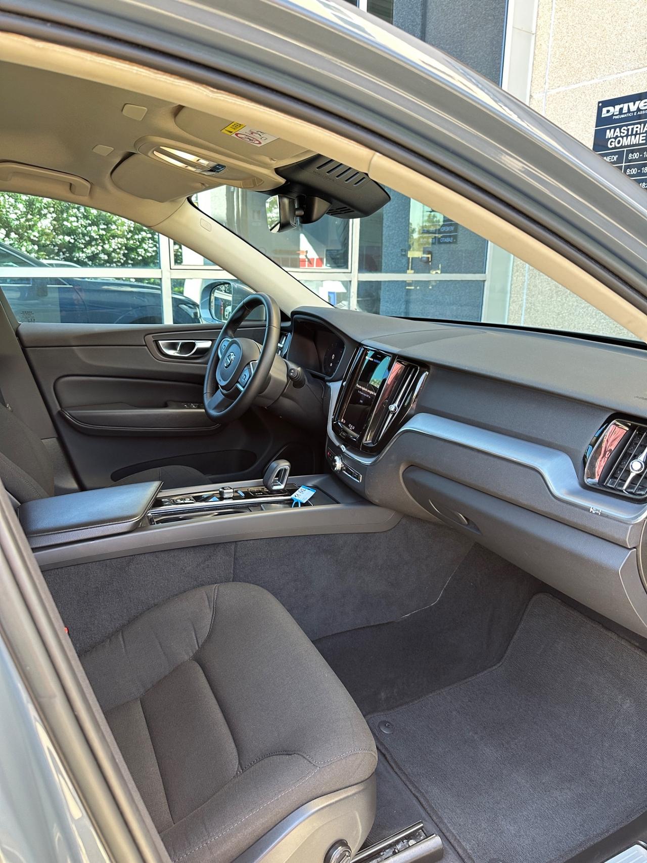 Volvo XC 60 XC60 B4 (d) AWD Geartronic Momentum