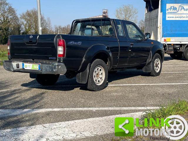 NISSAN King Cab 2.5 TD 2 porte