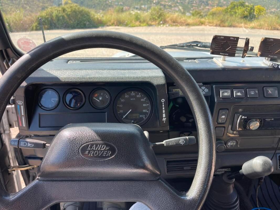 Land Rover Defender 90 SW Land Rover Defender 2.5 td5