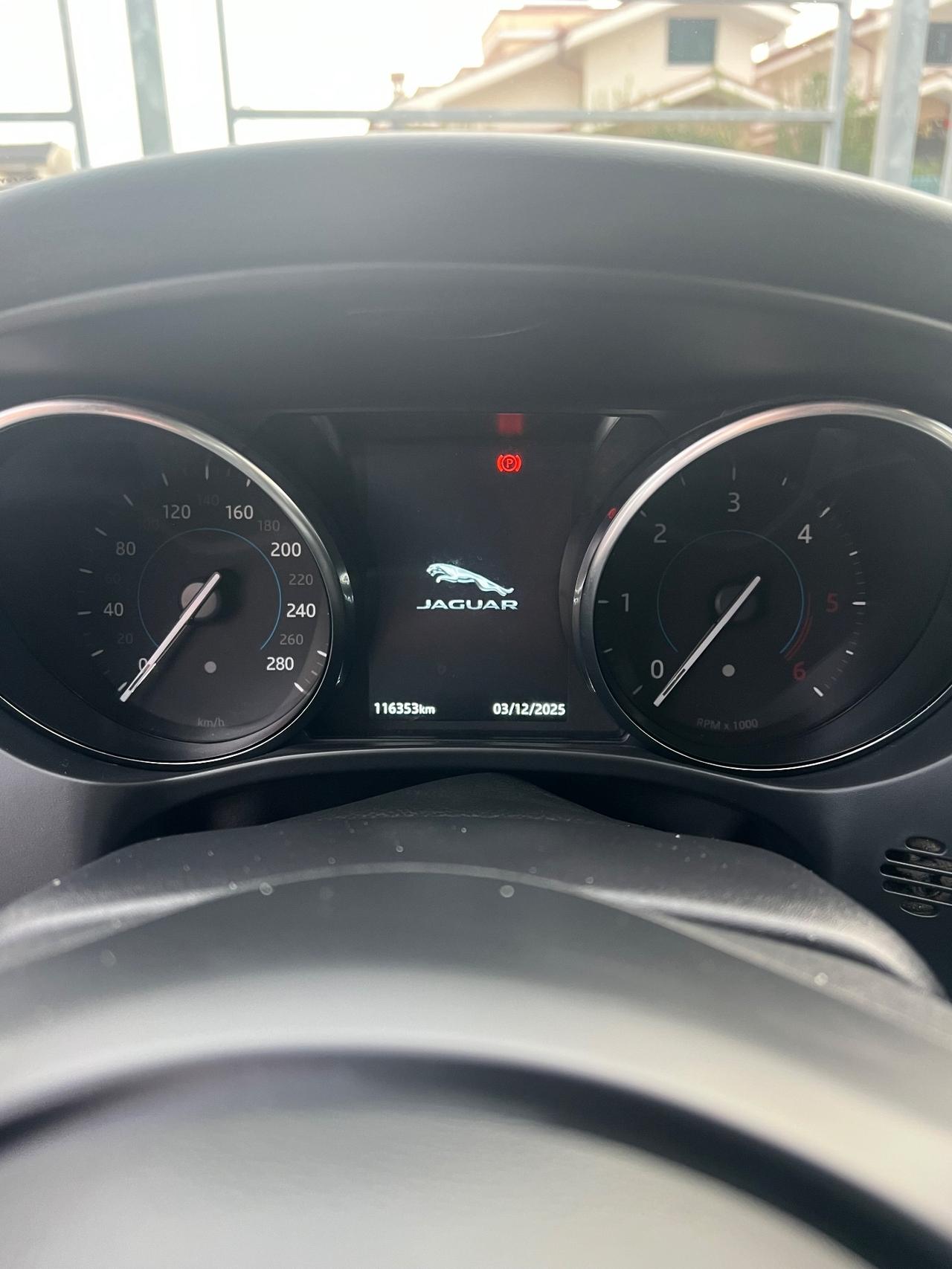 Jaguar F-Pace 2.0 D 163 cv manuale