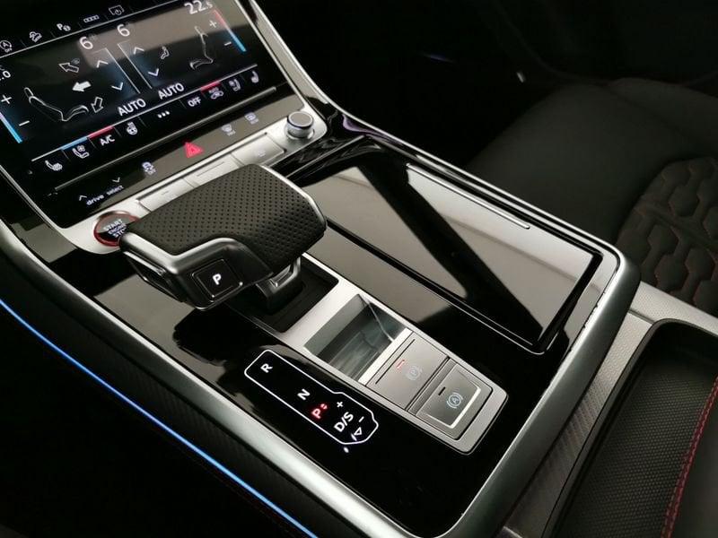 Audi Q8 RS 4.0 mhev 48V performance 640cv tiptronic