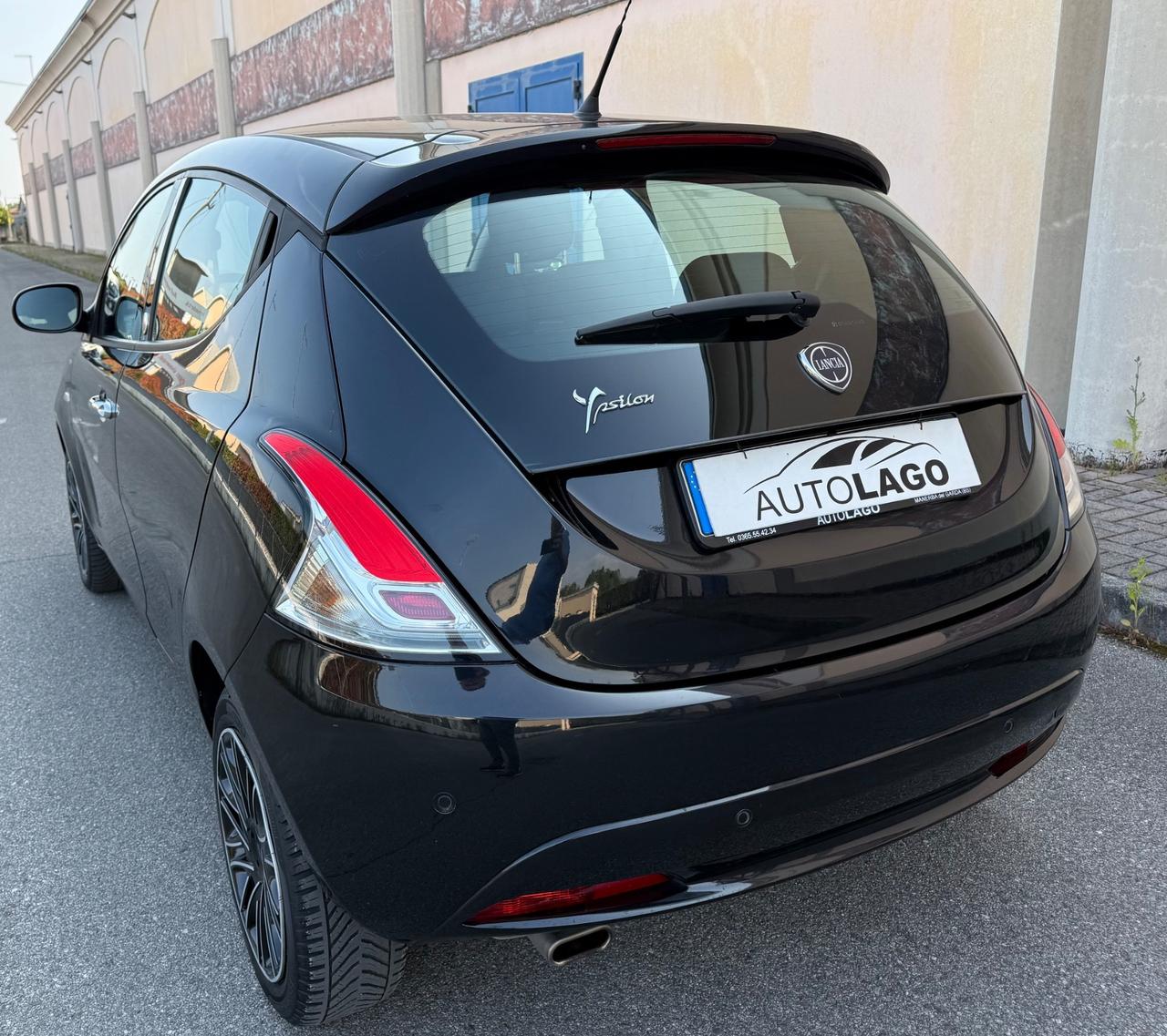 Lancia Ypsilon 1.2 69 CV 5 porte GPL Ecochic Black and Noir