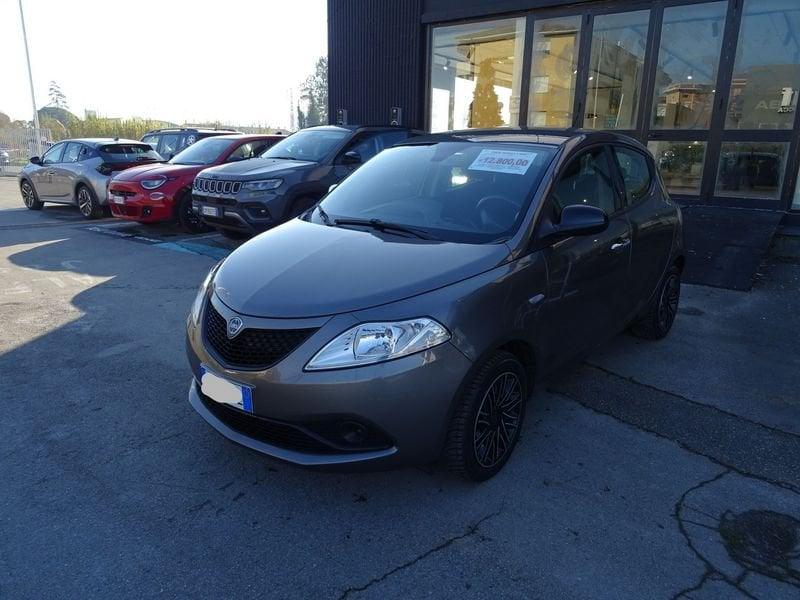 Lancia Ypsilon 1.2 69 CV 5 porte Gold