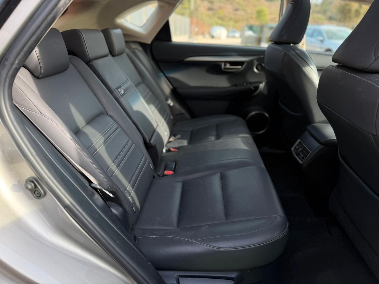 Lexus NX 300h Hybrid 4WD Executive