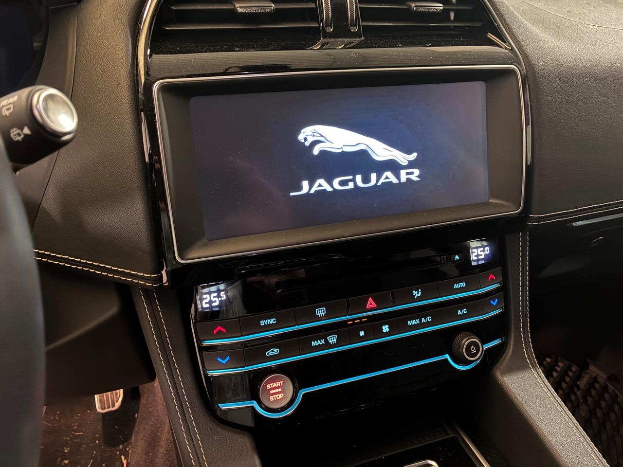 Jaguar F-Pace 2.0 D 180 CV AWD aut. R-Sport