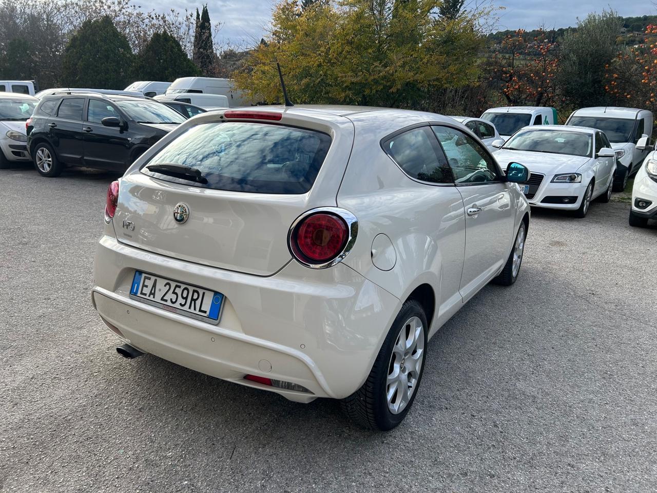 Alfa Romeo MiTo 1.6 JTDm 16V Distinctive Sport Pack