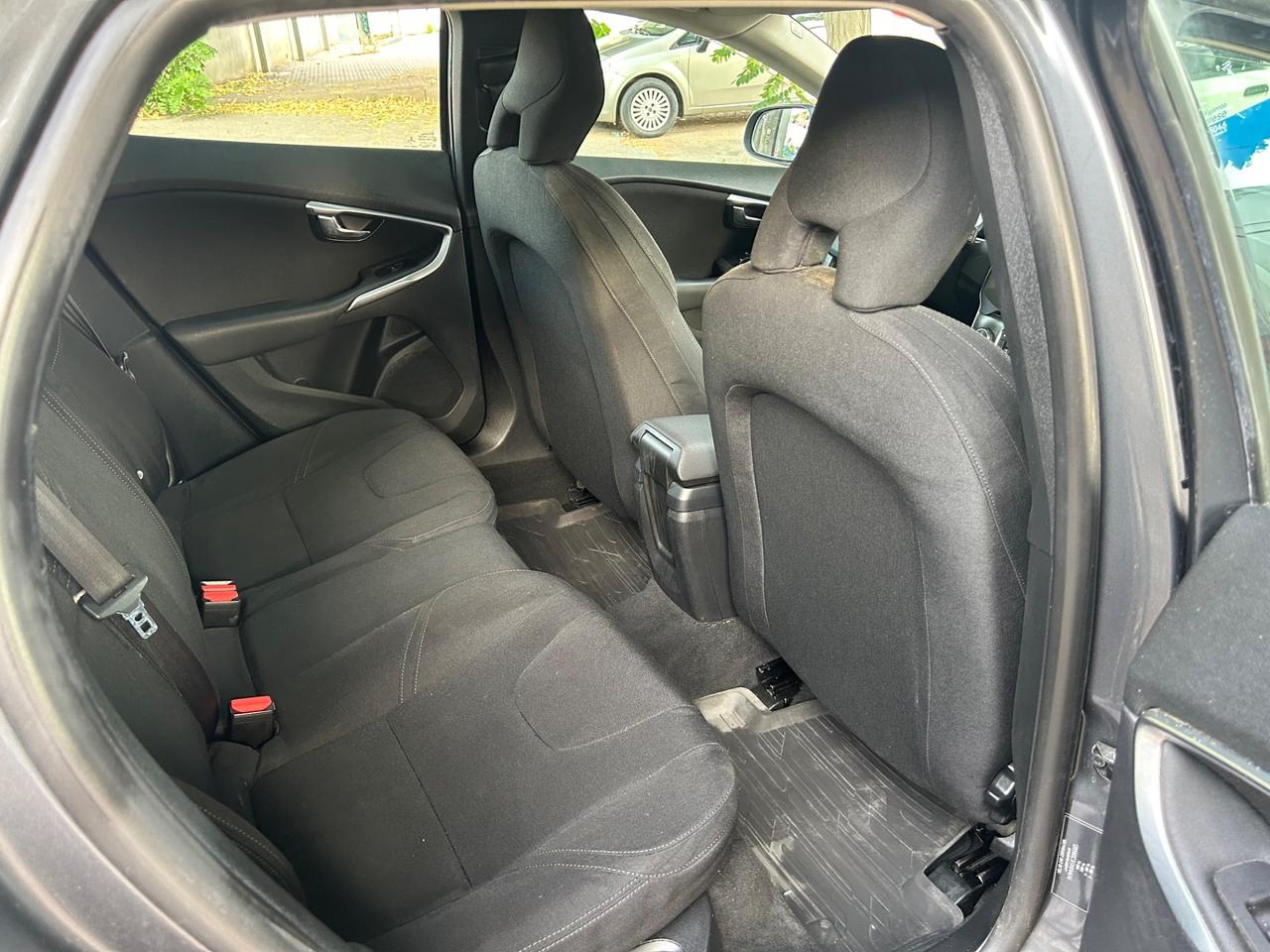 Volvo V40 KM. 61.000! D2