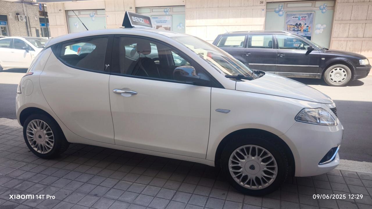 Lancia Ypsilon 1.2 69CV Gold SENSORI 2016