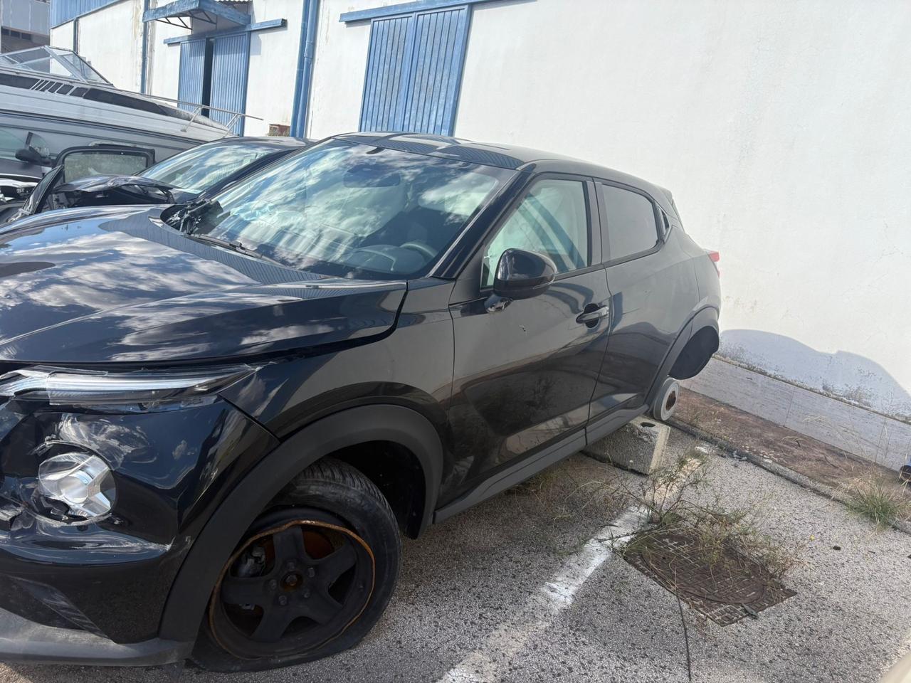 Nissan Juke 1.0 DIG-T 114 CV N-Connecta - SINISTR*