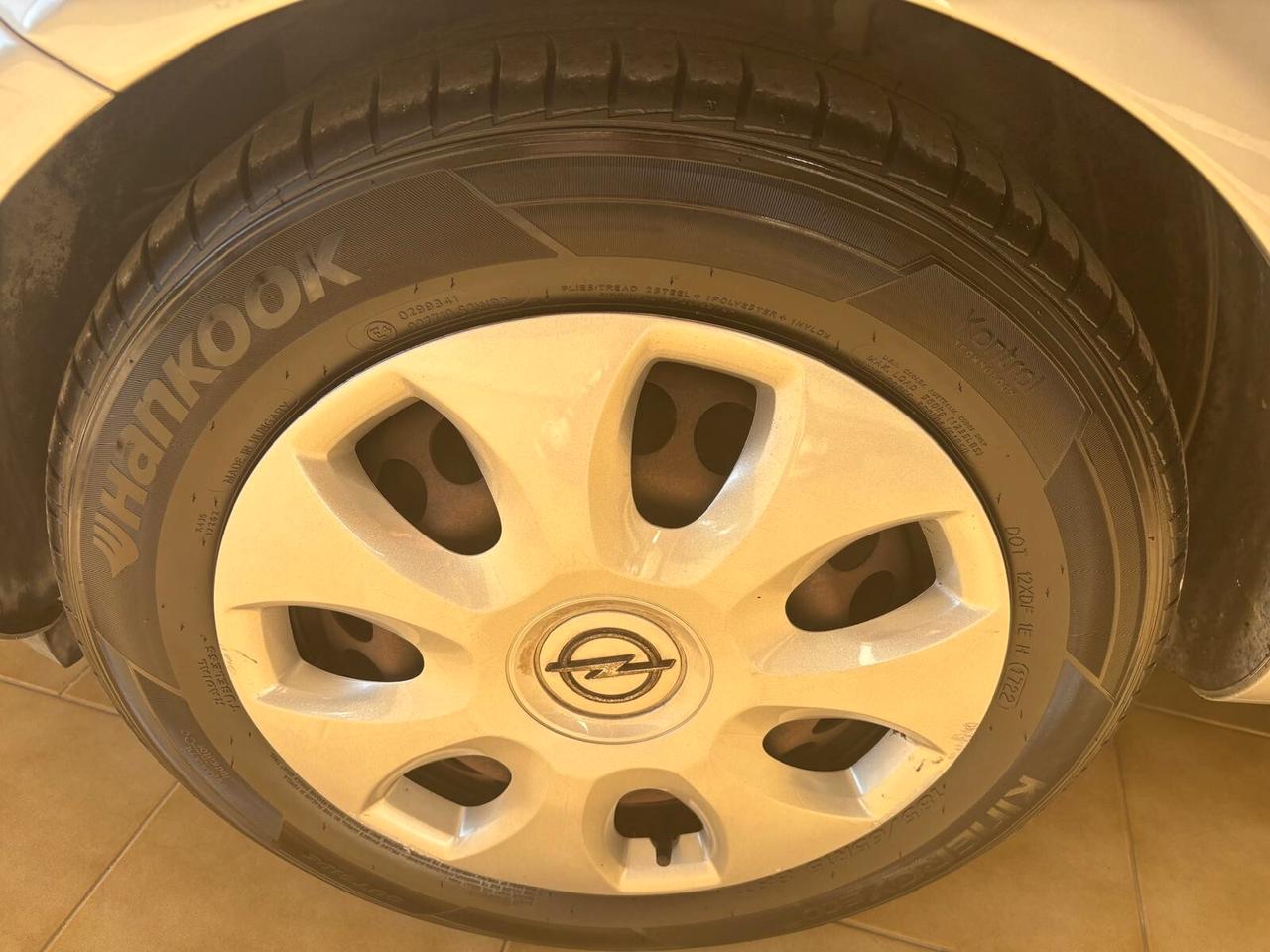 OPEL CORSA ANNO 2008 BZ 1.2 ADATTA NEOPATENTATI KM 152 MILA