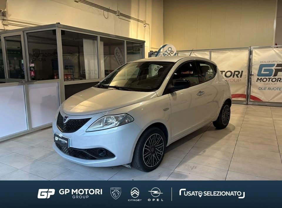 Lancia Ypsilon 1.2 69 CV 5 porte S&S Gold