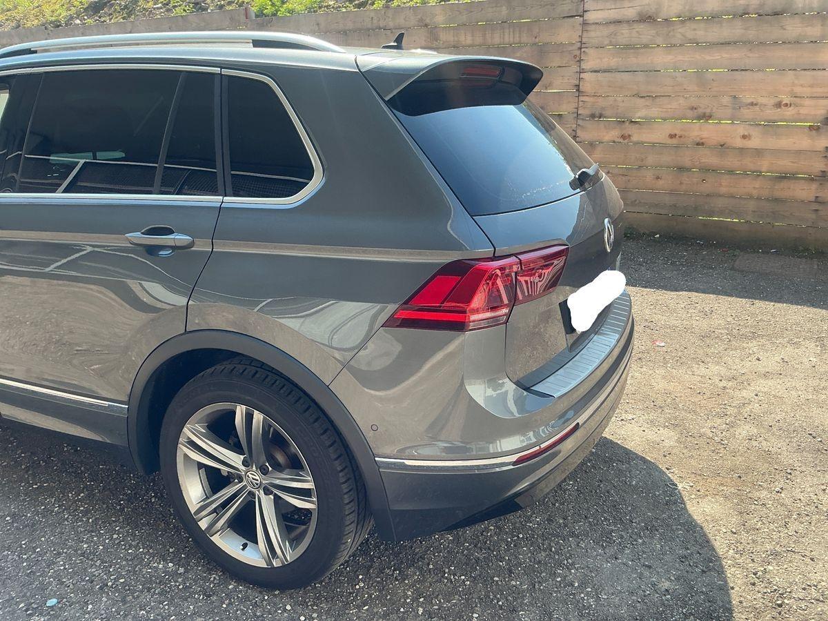 VOLKSWAGEN - Tiguan - 2.0 TDI DSG 4MOTION R-LINE