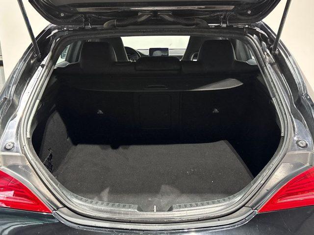 MERCEDES-BENZ CLA 200 d S.W. Automatic Premium